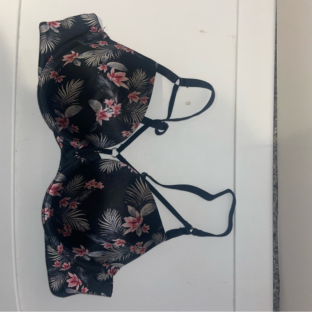 Victoria's Secret Black and Pink Push-Up Bra